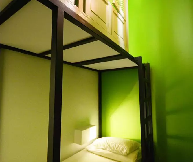 5footway.inn Project Bugis Hostel