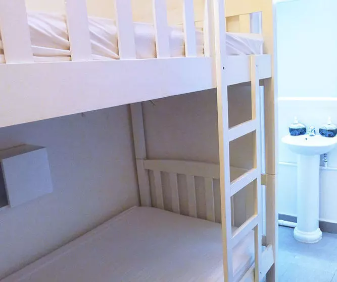 5footway.inn Project Bugis Hostel