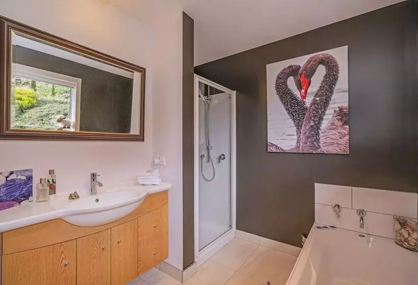 צימר Bayview Valley Lodge