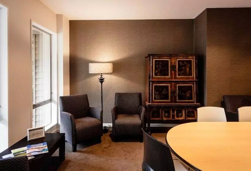 Clear Ridge Apartments