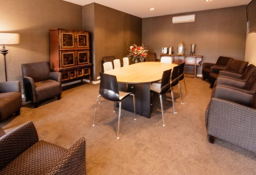 Clear Ridge Apartments