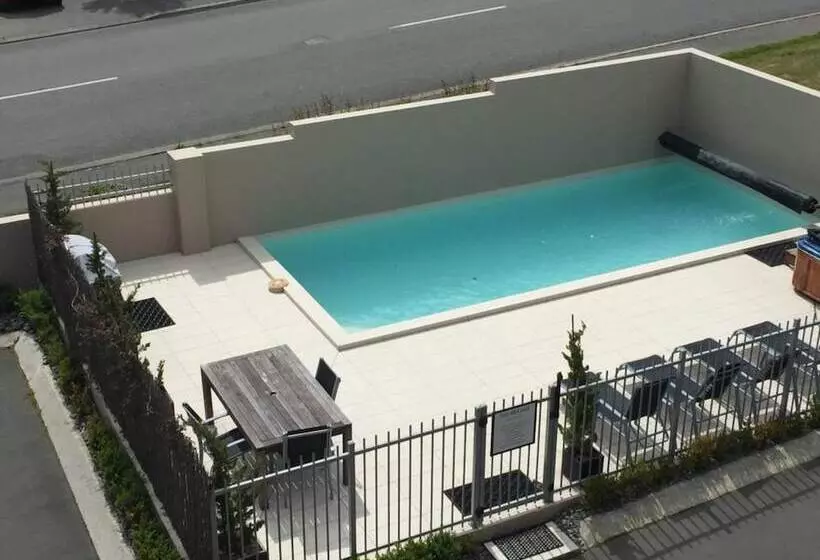 Clear Ridge Apartments