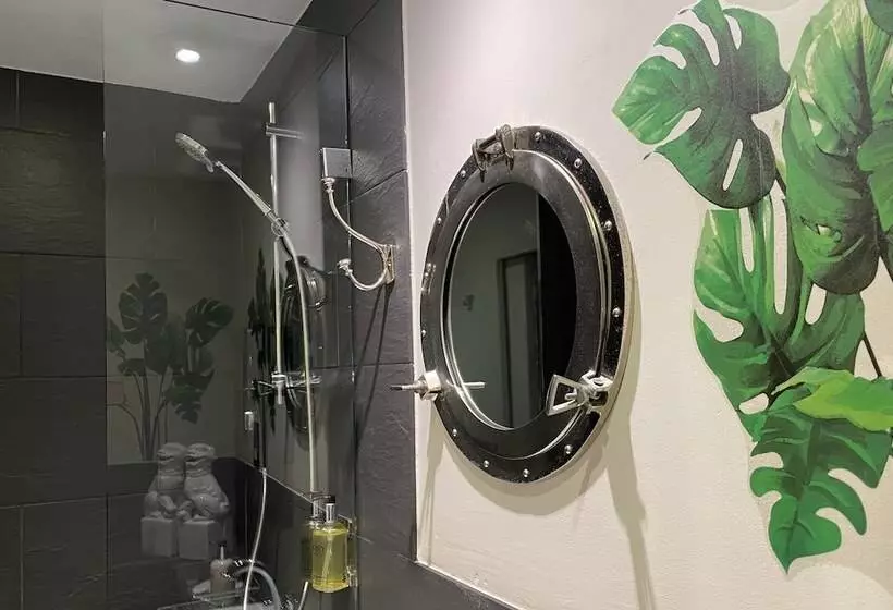 Отель 27 Brighton Guesthouse