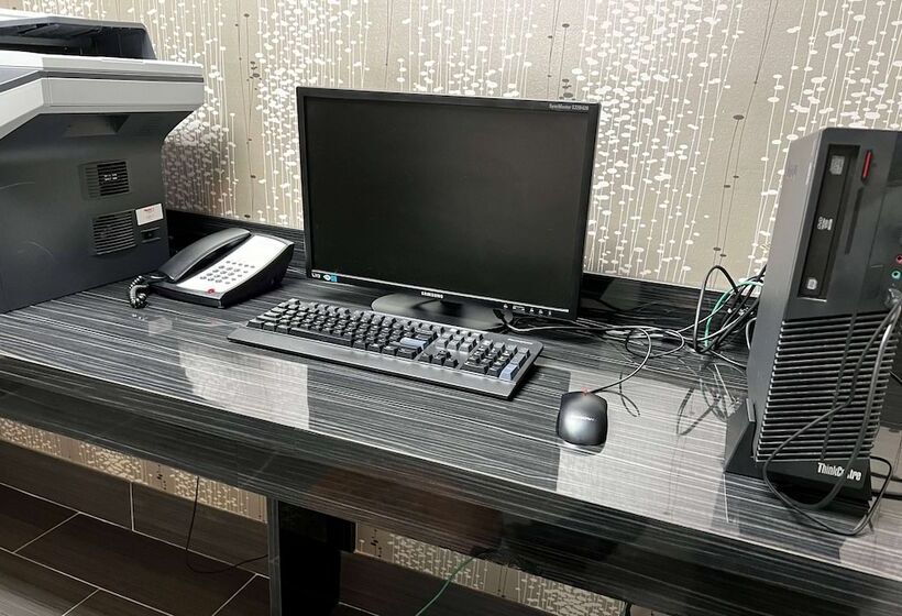 Отель Baymont By Wyndham College Station