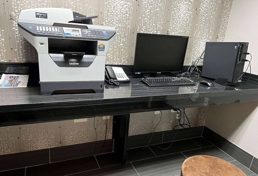 Отель Baymont By Wyndham College Station