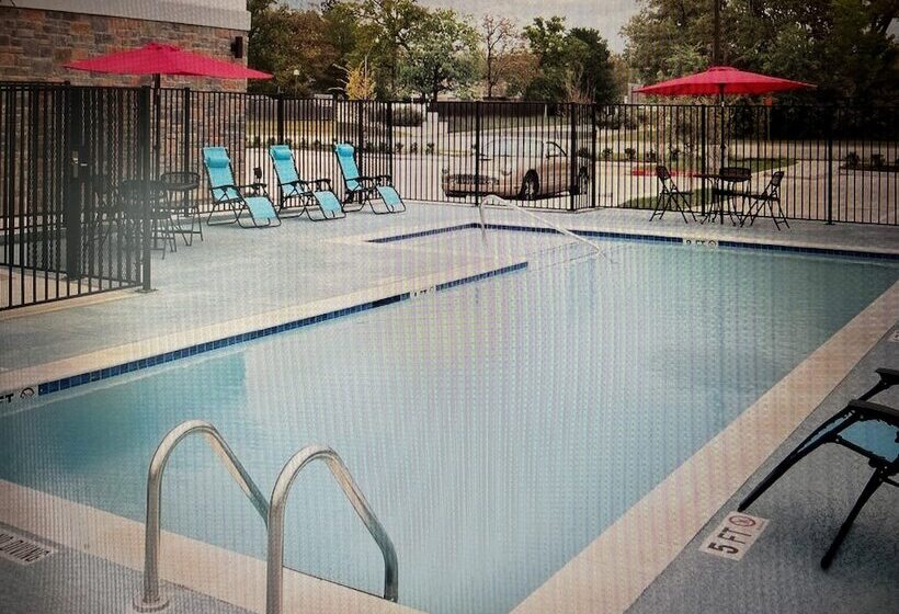 Отель Baymont By Wyndham College Station