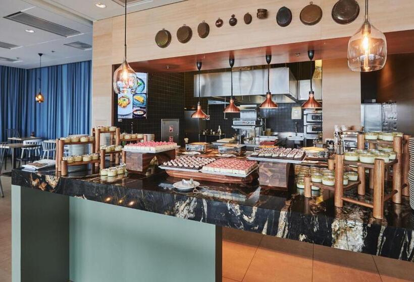 בית מלון כפרי Courtyard By Marriott Gdynia Waterfront