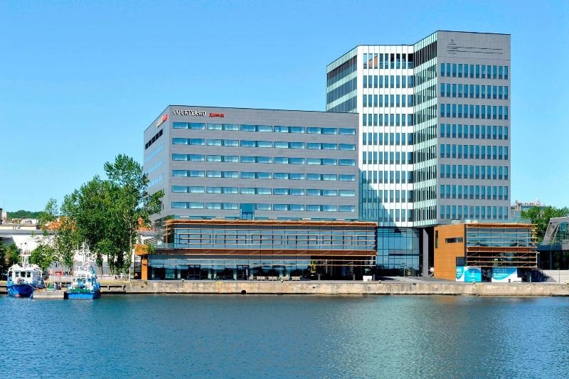 בית מלון כפרי Courtyard By Marriott Gdynia Waterfront