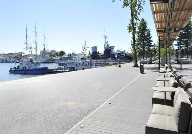 בית מלון כפרי Courtyard By Marriott Gdynia Waterfront