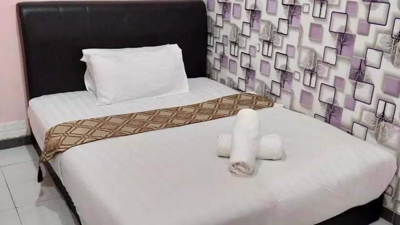 בית מלון כפרי Zamburger Sungai Besi