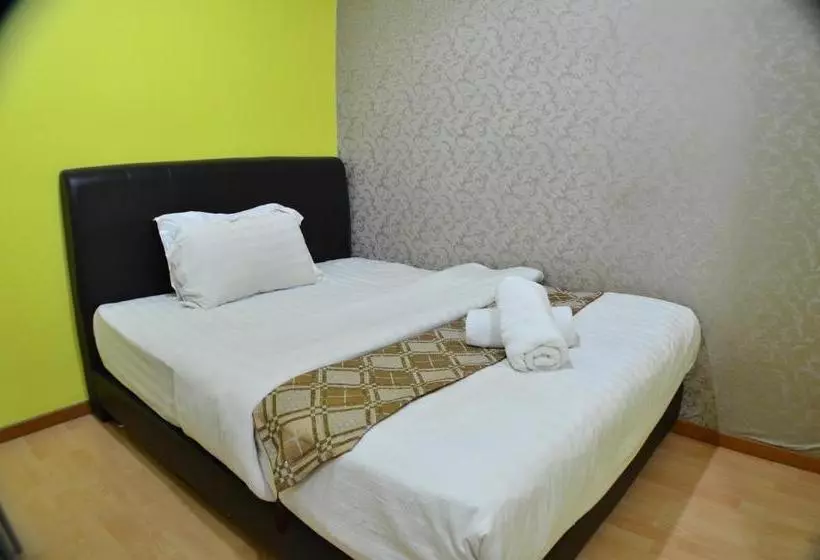 בית מלון כפרי Zamburger Sungai Besi