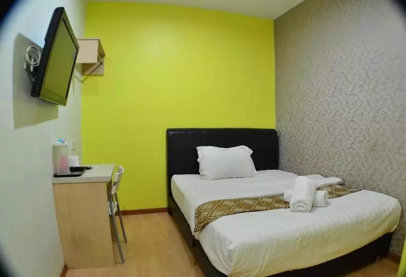 בית מלון כפרי Zamburger Sungai Besi