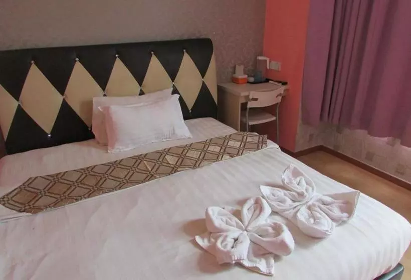 בית מלון כפרי Zamburger Sungai Besi