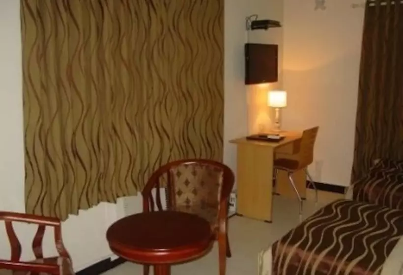 Hotelli Executive Comfort Guest House St. Mary's Road