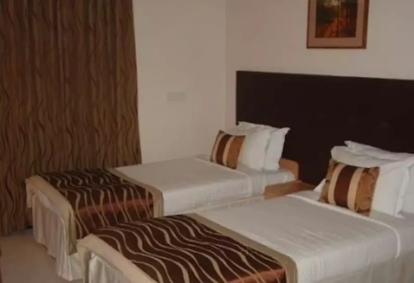 Hotelli Executive Comfort Guest House St. Mary's Road