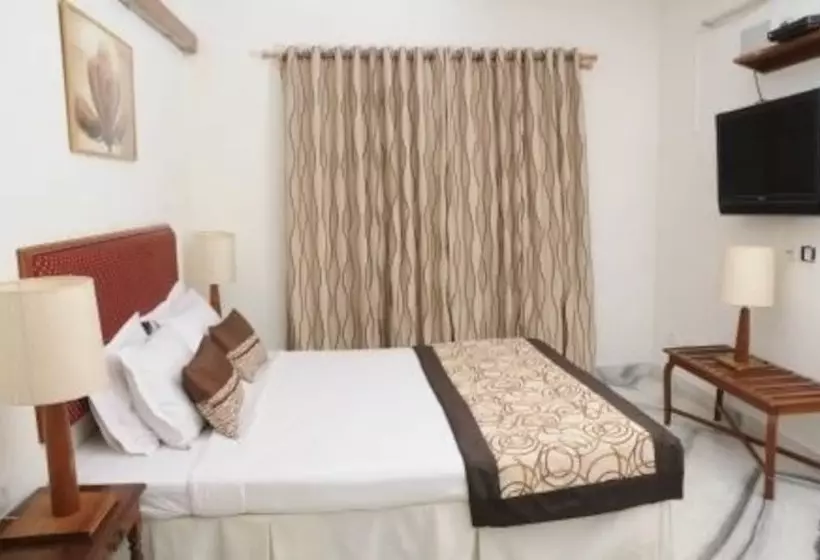 Hotelli Executive Comfort Guest House St. Mary's Road