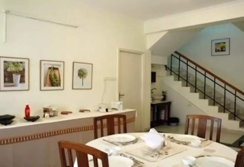 Hotelli Executive Comfort Guest House St. Mary's Road