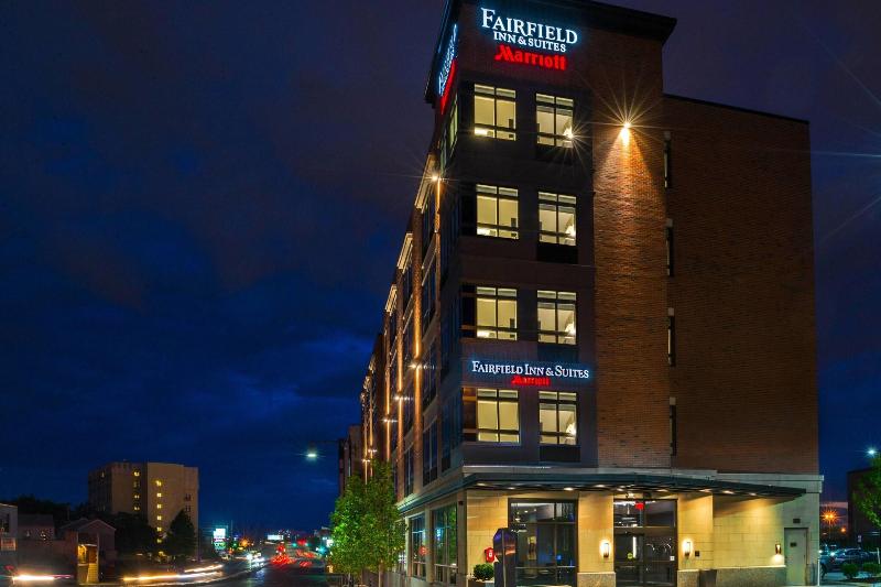 Отель Fairfield Inn & Suites By Marriott Boston Cambridge