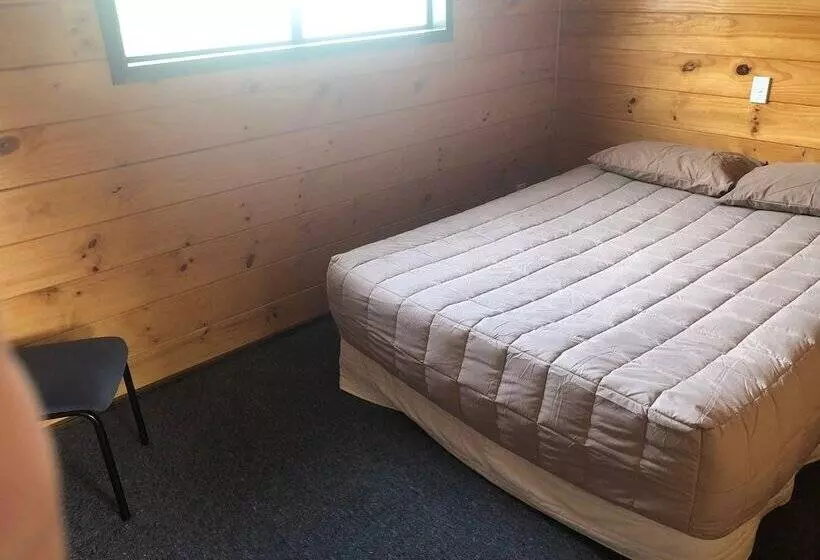 Отель Greymouth Seaside Top 10 Holiday Park