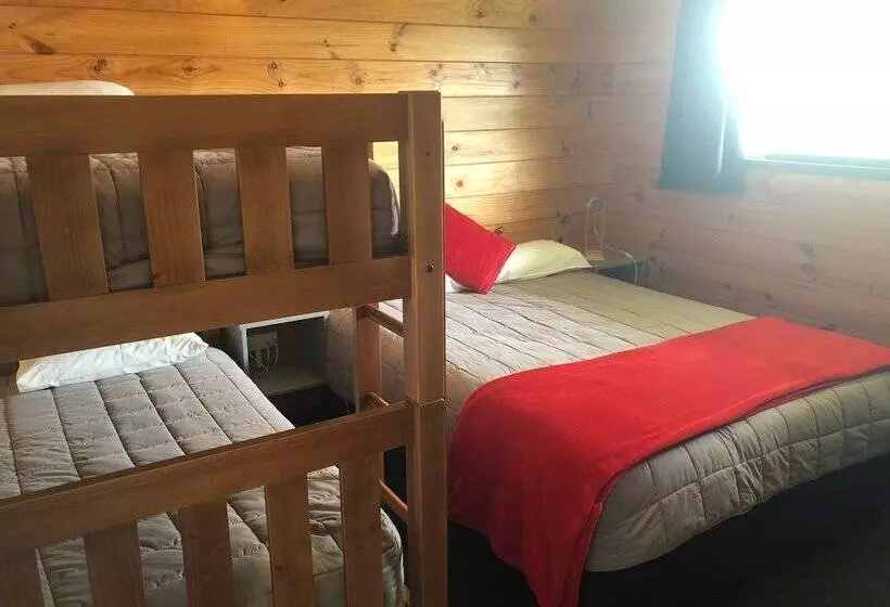 Отель Greymouth Seaside Top 10 Holiday Park