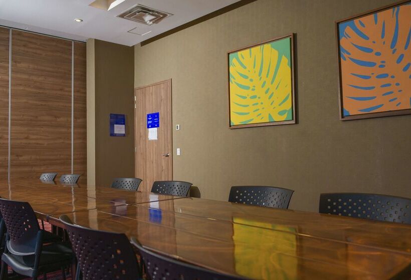 Hotel Hampton By Hilton Valledupar