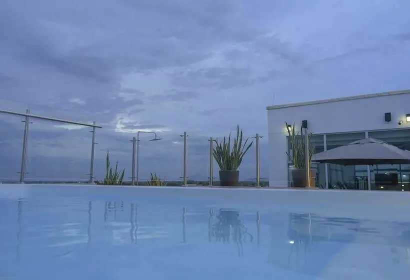 ホテル Hampton By Hilton Valledupar