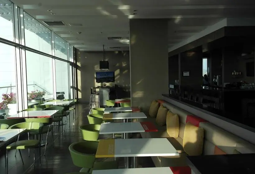 ホテル Hampton By Hilton Valledupar