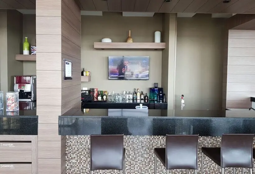 ホテル Hampton By Hilton Valledupar