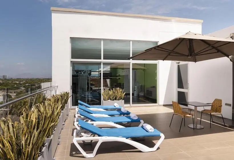ホテル Hampton By Hilton Valledupar