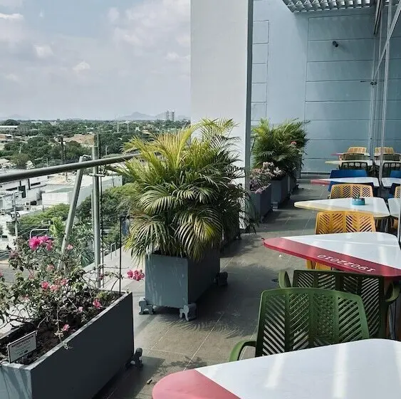 ホテル Hampton By Hilton Valledupar