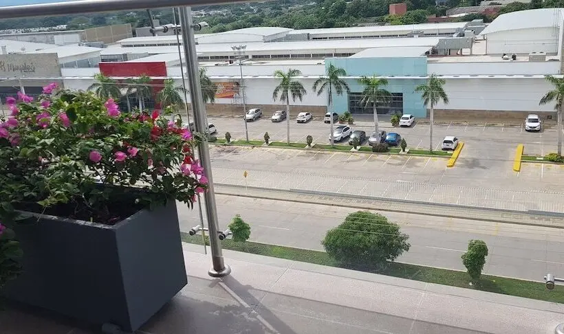 ホテル Hampton By Hilton Valledupar