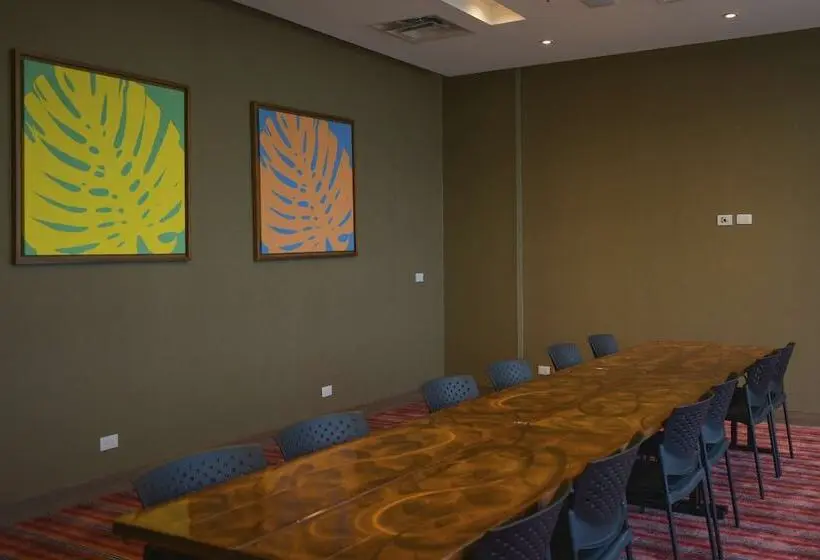 ホテル Hampton By Hilton Valledupar