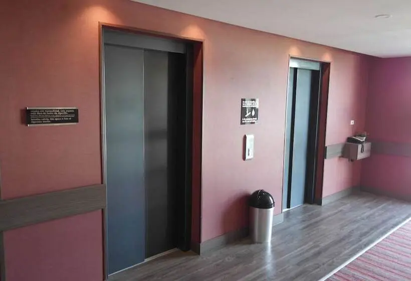 ホテル Hampton By Hilton Valledupar