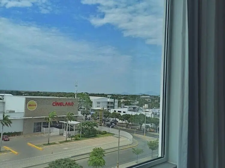 ホテル Hampton By Hilton Valledupar
