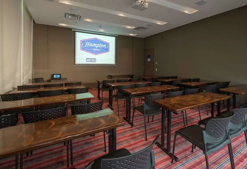 ホテル Hampton By Hilton Valledupar