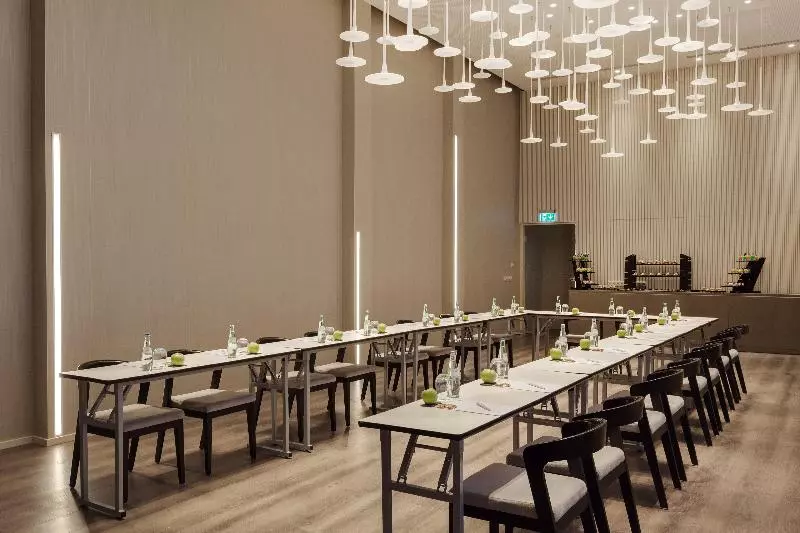 هتل Holiday Inn Dresden   Am Zwinger, An Ihg