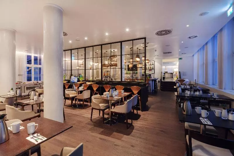 هتل Holiday Inn Dresden   Am Zwinger, An Ihg