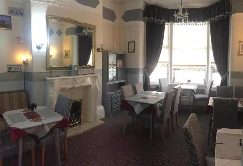 Hotelli Hornby Villa B&b Couples & Families Only Central Location