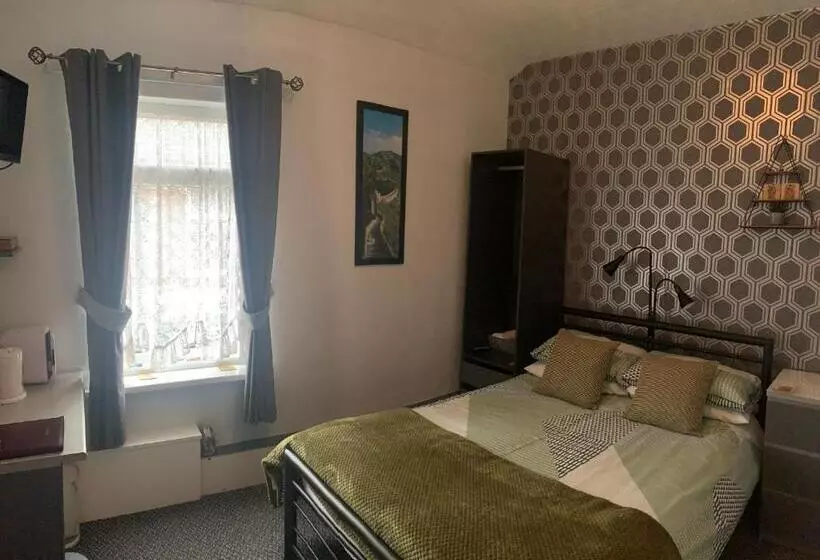 Hotelli Hornby Villa B&b Couples & Families Only Central Location