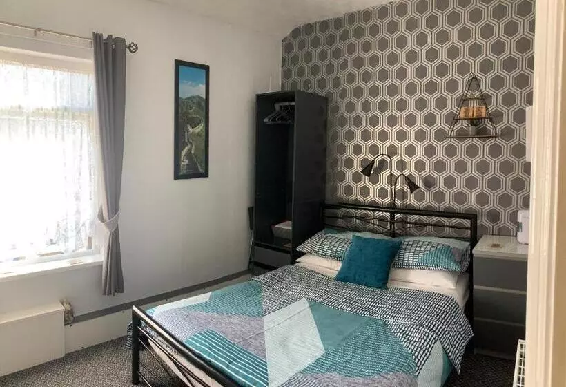 Hotelli Hornby Villa B&b Couples & Families Only Central Location