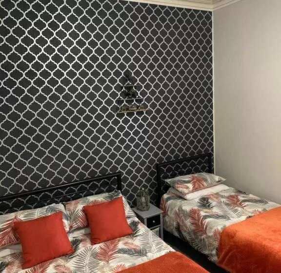 Hotelli Hornby Villa B&b Couples & Families Only Central Location