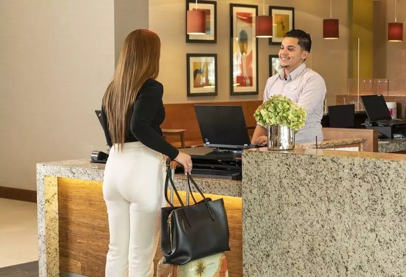 هتل Hyatt Place Manati