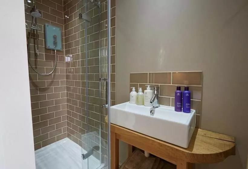 Hotel Lyndhurst House