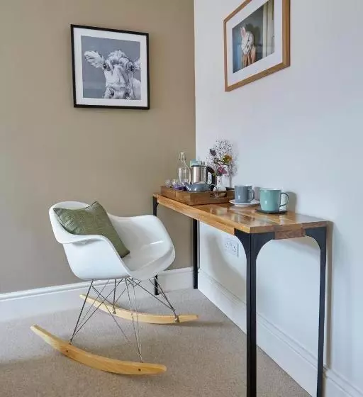 Hotel Lyndhurst House