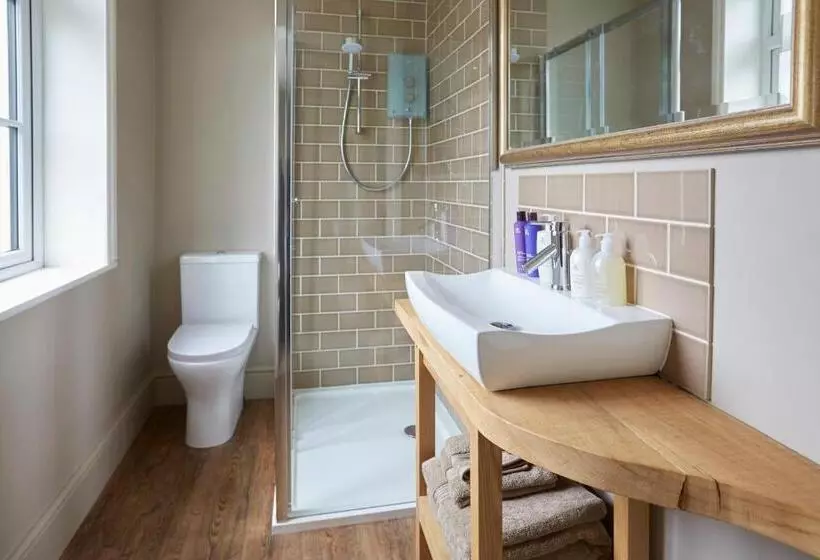 Hotel Lyndhurst House