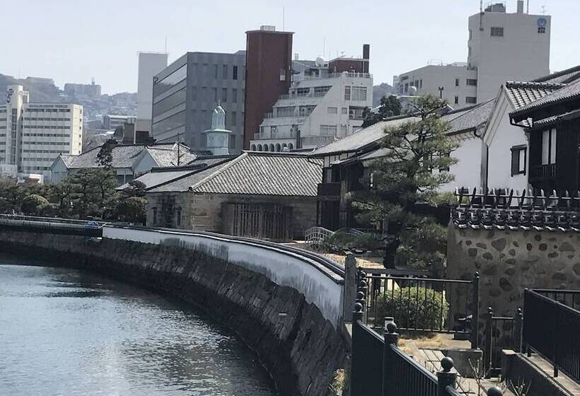 فندق Marine World