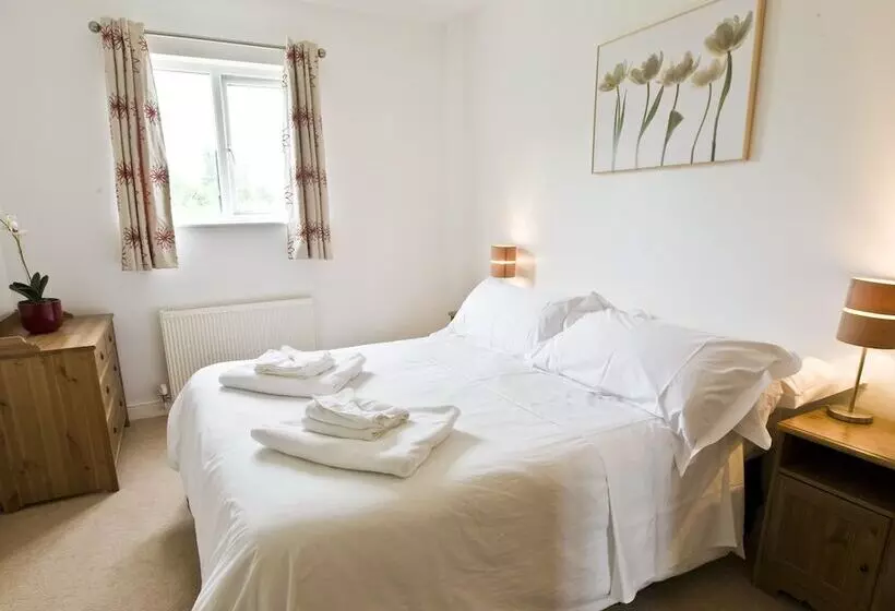 هتل Peresteda Apartments