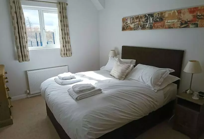 هتل Peresteda Apartments