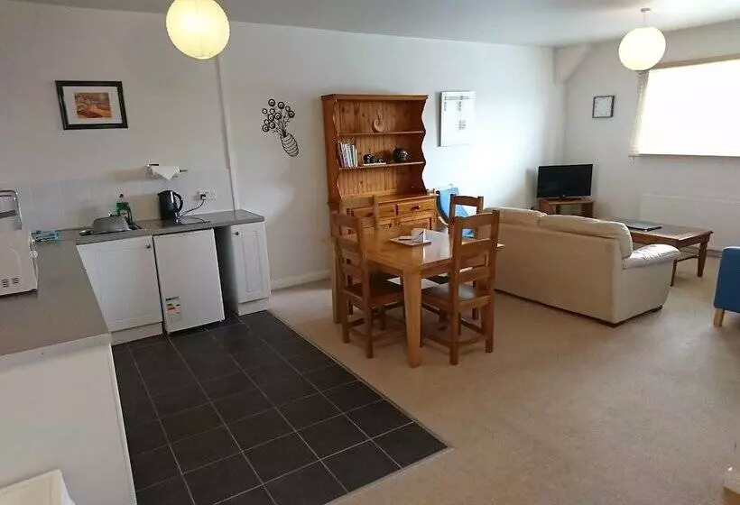 هتل Peresteda Apartments