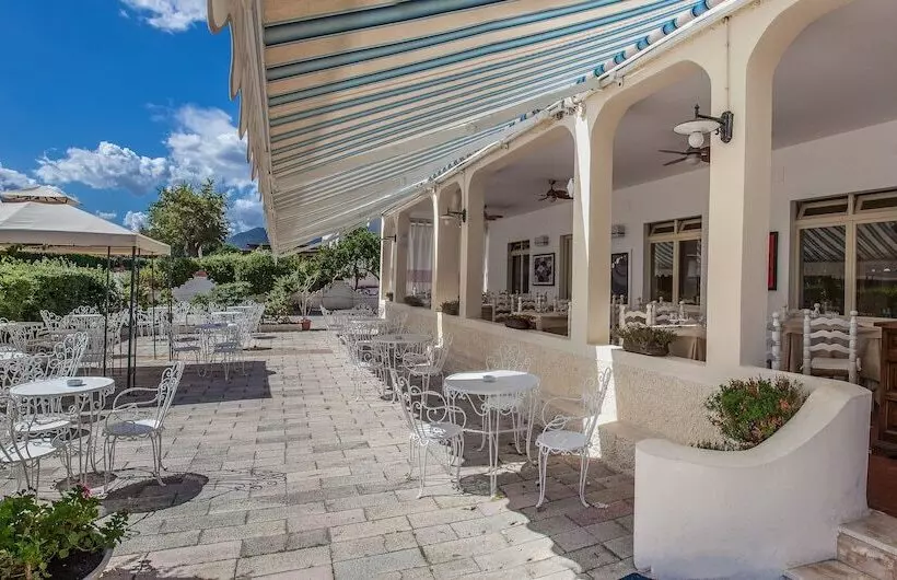 בית מלון כפרי Sandalyon